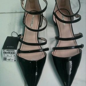 NWT! Zara Shiny Black Flat Strappy Shoes, Size 8
